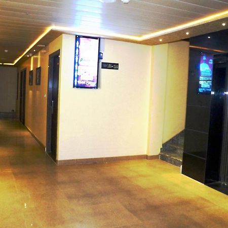 Hotel Shivoy Grand Varanasi Eksteriør billede