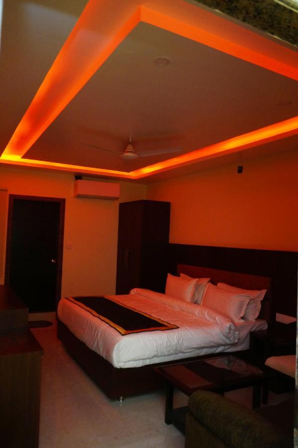 Hotel Shivoy Grand Varanasi Eksteriør billede