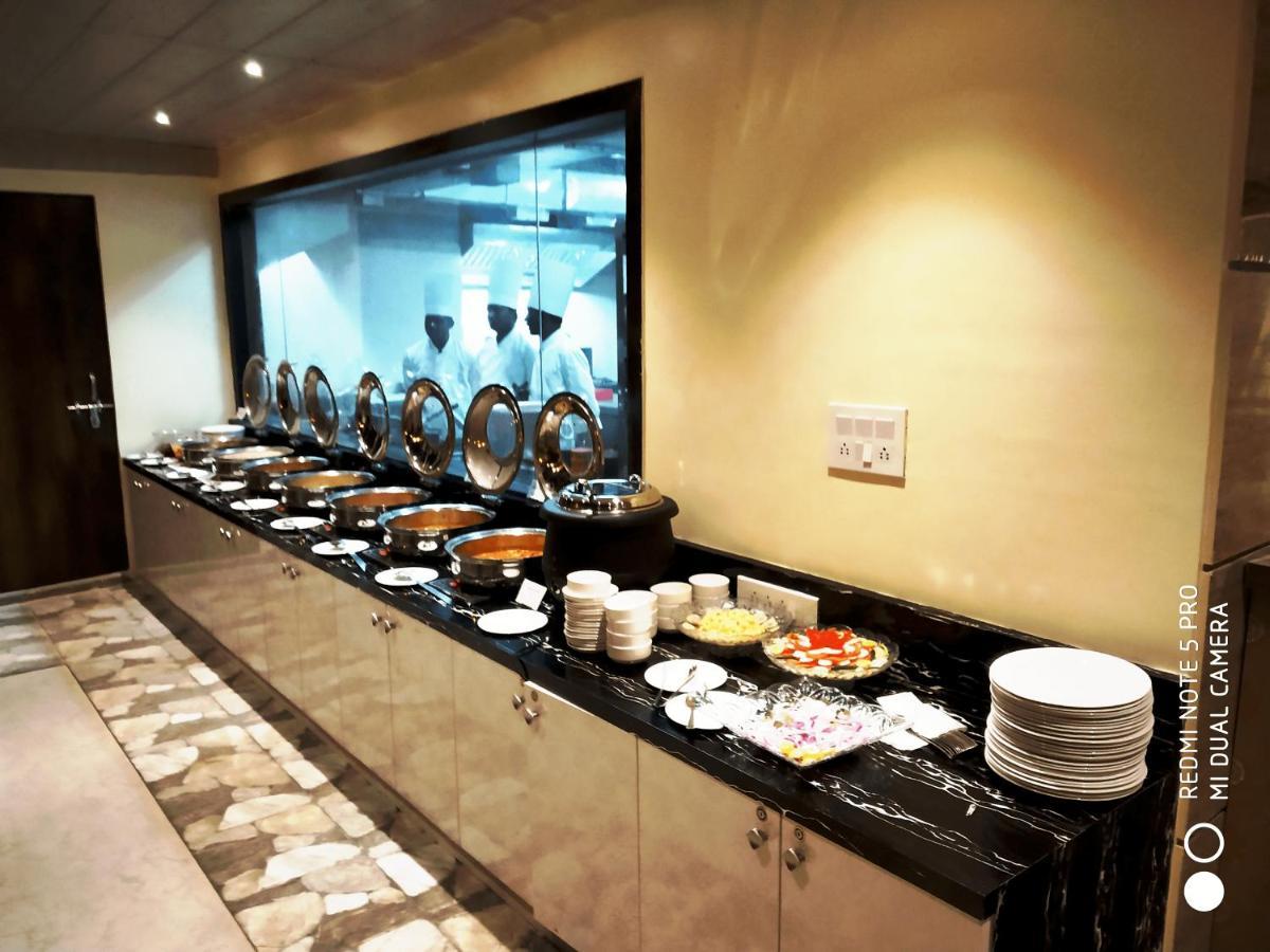 Hotel Shivoy Grand Varanasi Eksteriør billede