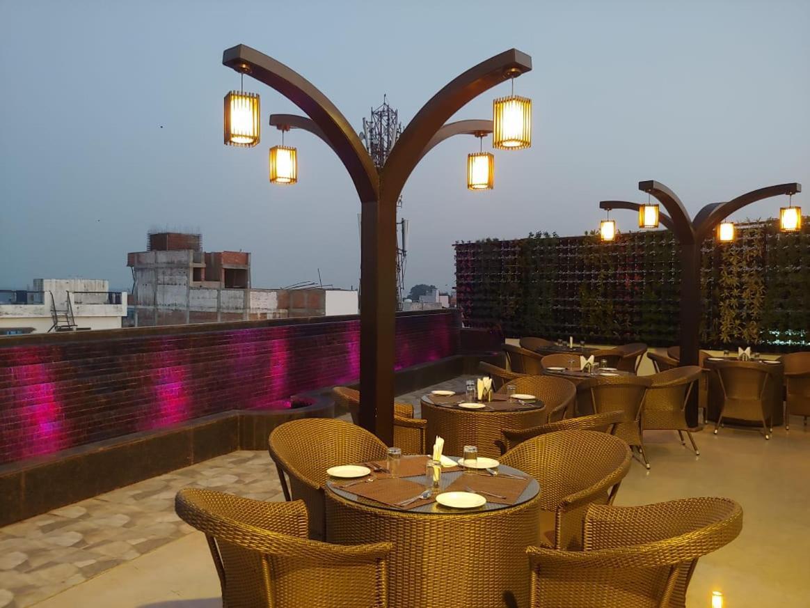 Hotel Shivoy Grand Varanasi Eksteriør billede