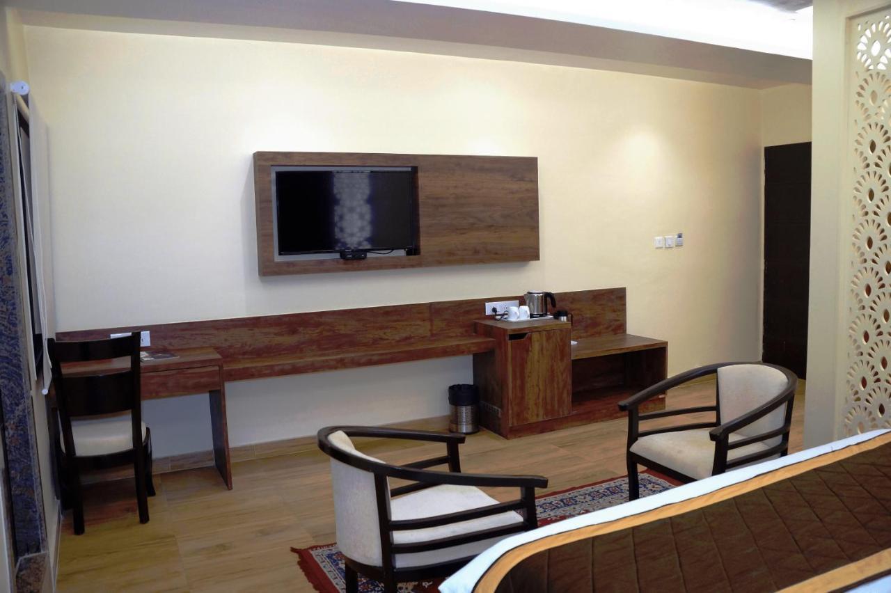 Hotel Shivoy Grand Varanasi Eksteriør billede