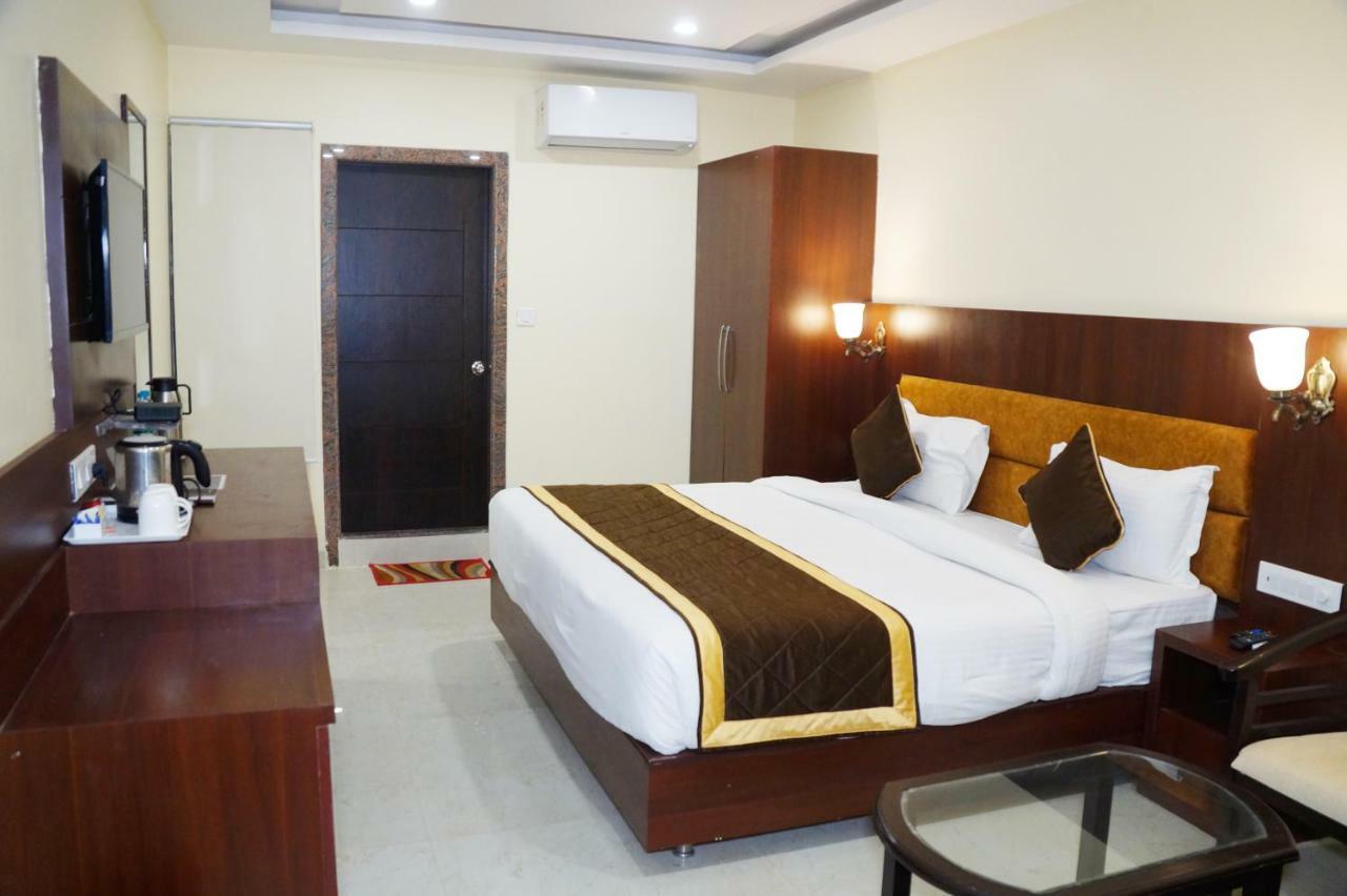 Hotel Shivoy Grand Varanasi Eksteriør billede