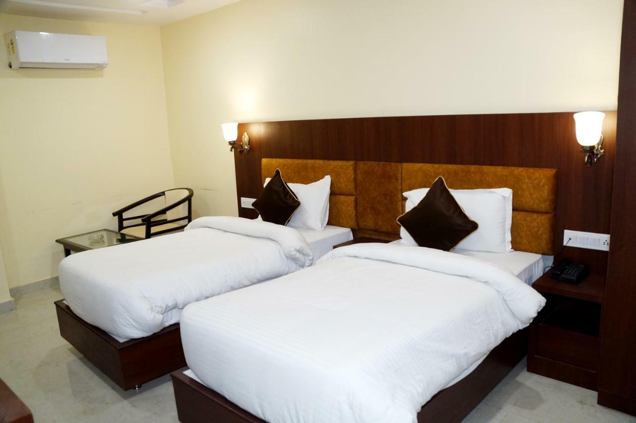 Hotel Shivoy Grand Varanasi Eksteriør billede