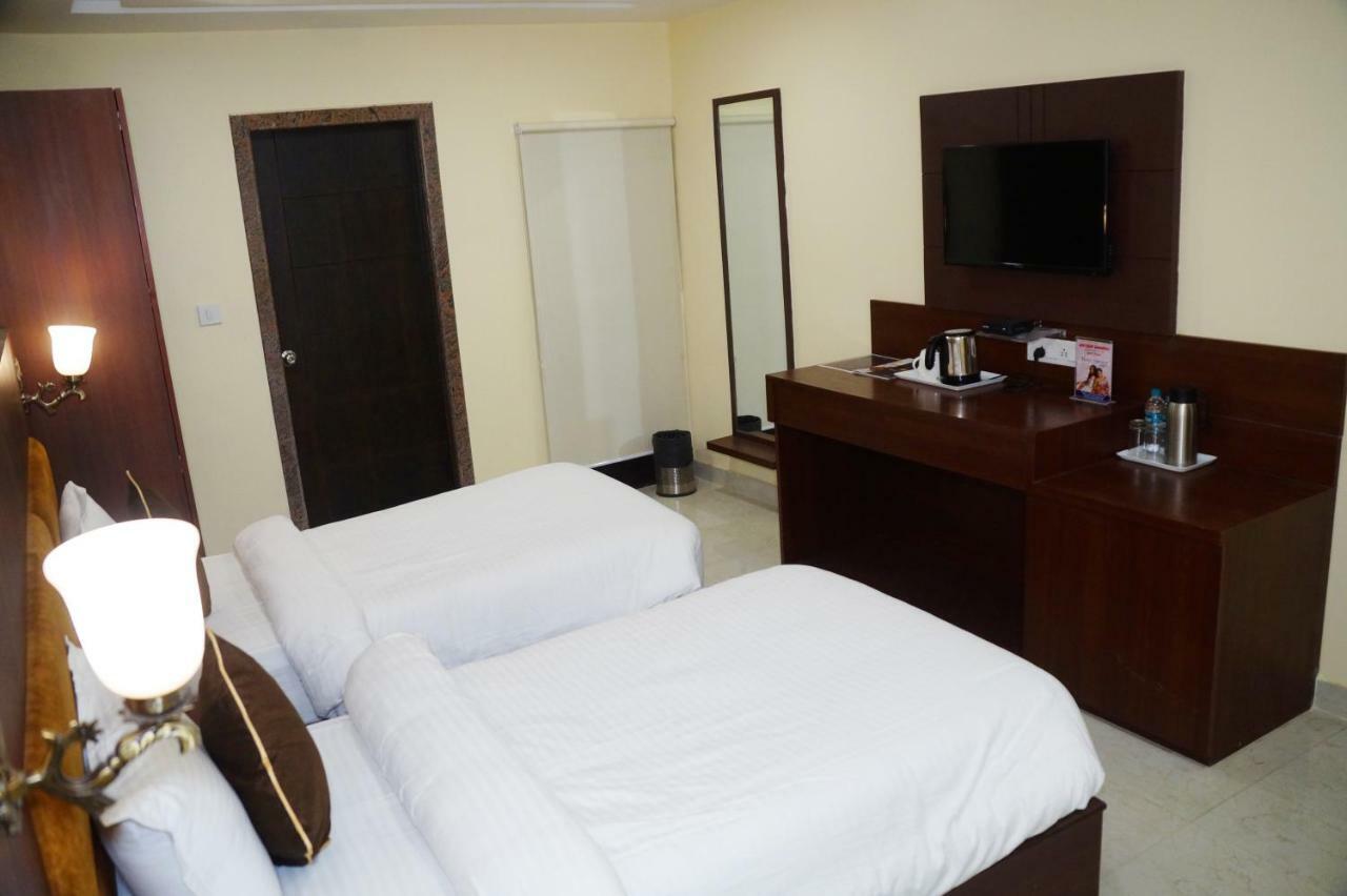 Hotel Shivoy Grand Varanasi Eksteriør billede