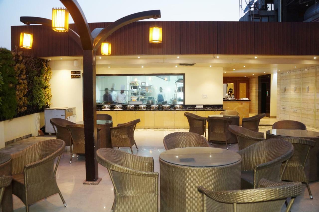Hotel Shivoy Grand Varanasi Eksteriør billede