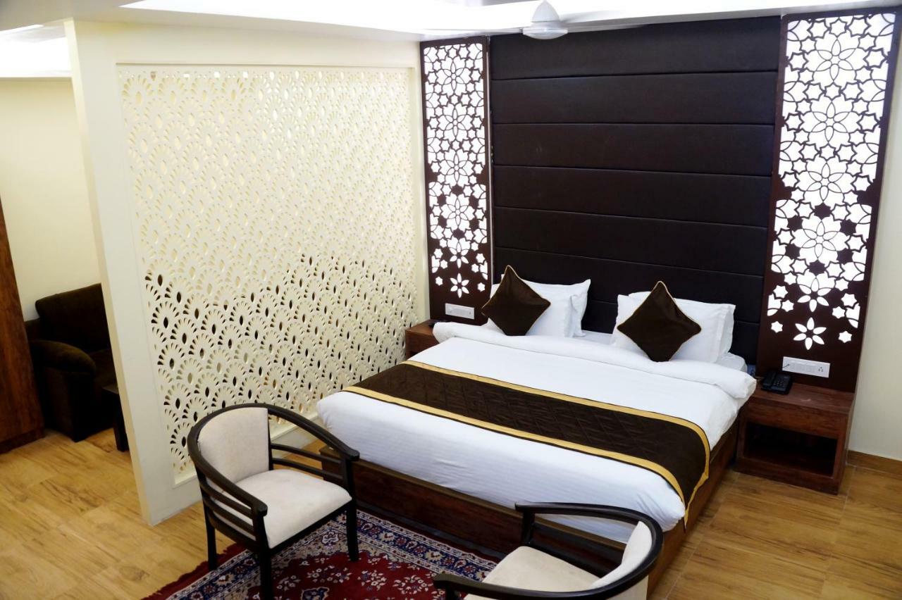 Hotel Shivoy Grand Varanasi Eksteriør billede