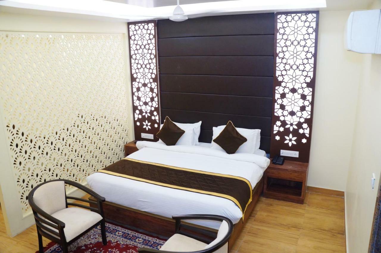 Hotel Shivoy Grand Varanasi Eksteriør billede