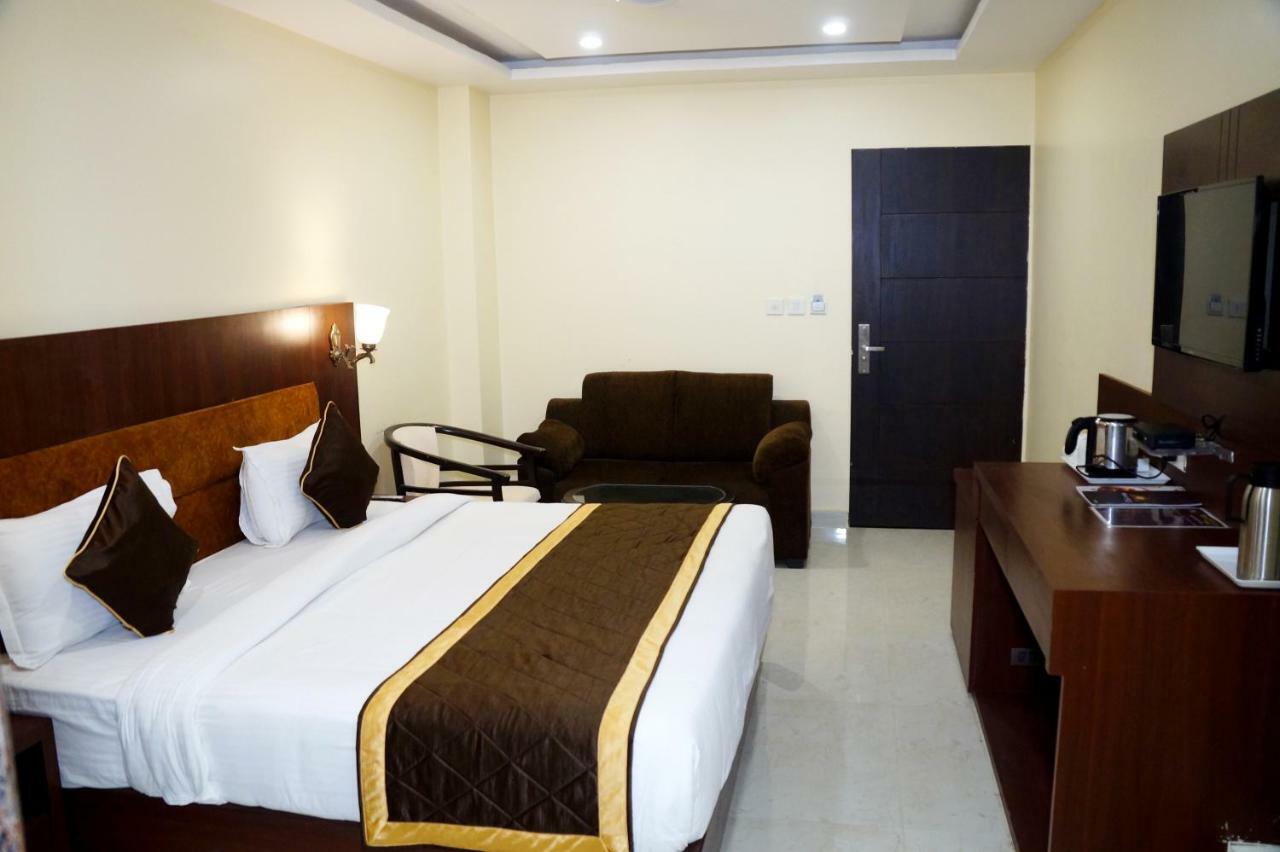 Hotel Shivoy Grand Varanasi Eksteriør billede