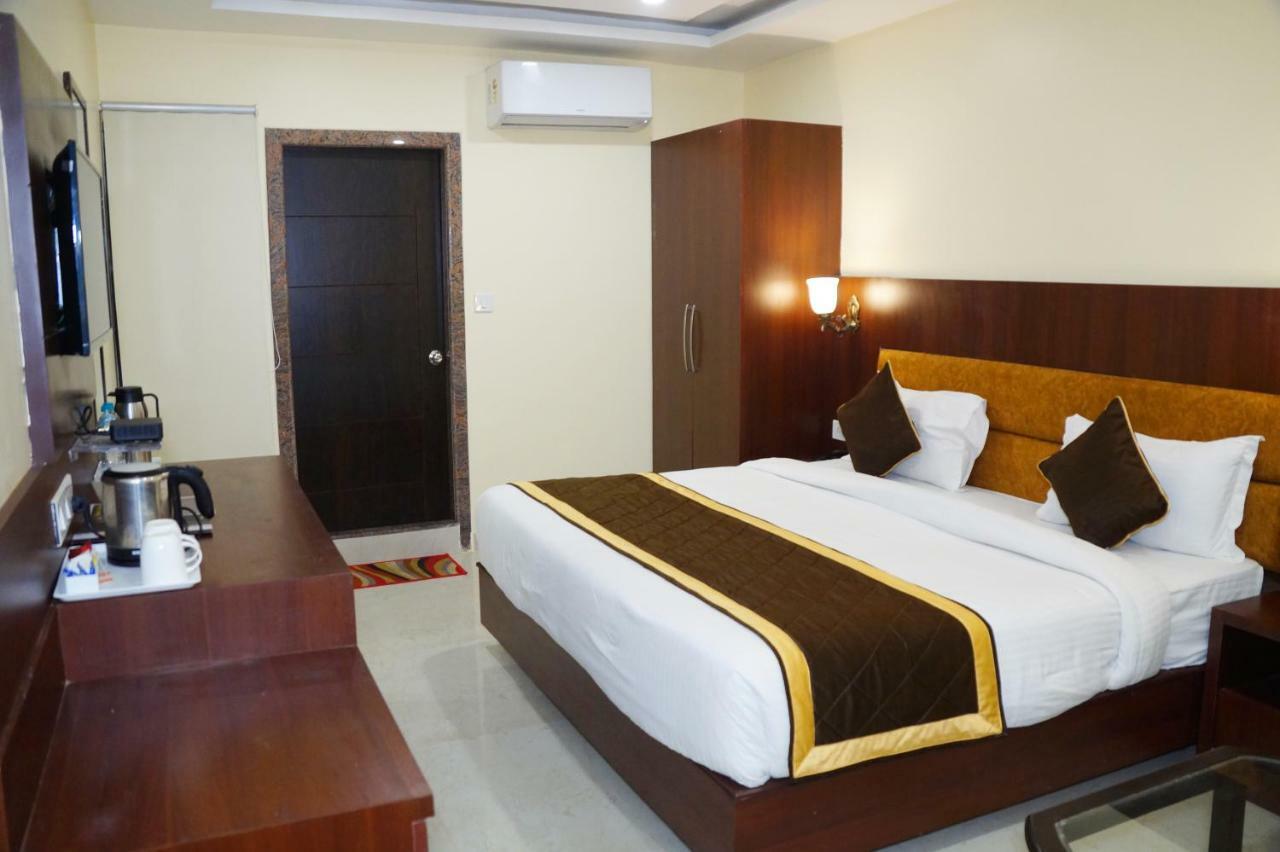 Hotel Shivoy Grand Varanasi Eksteriør billede