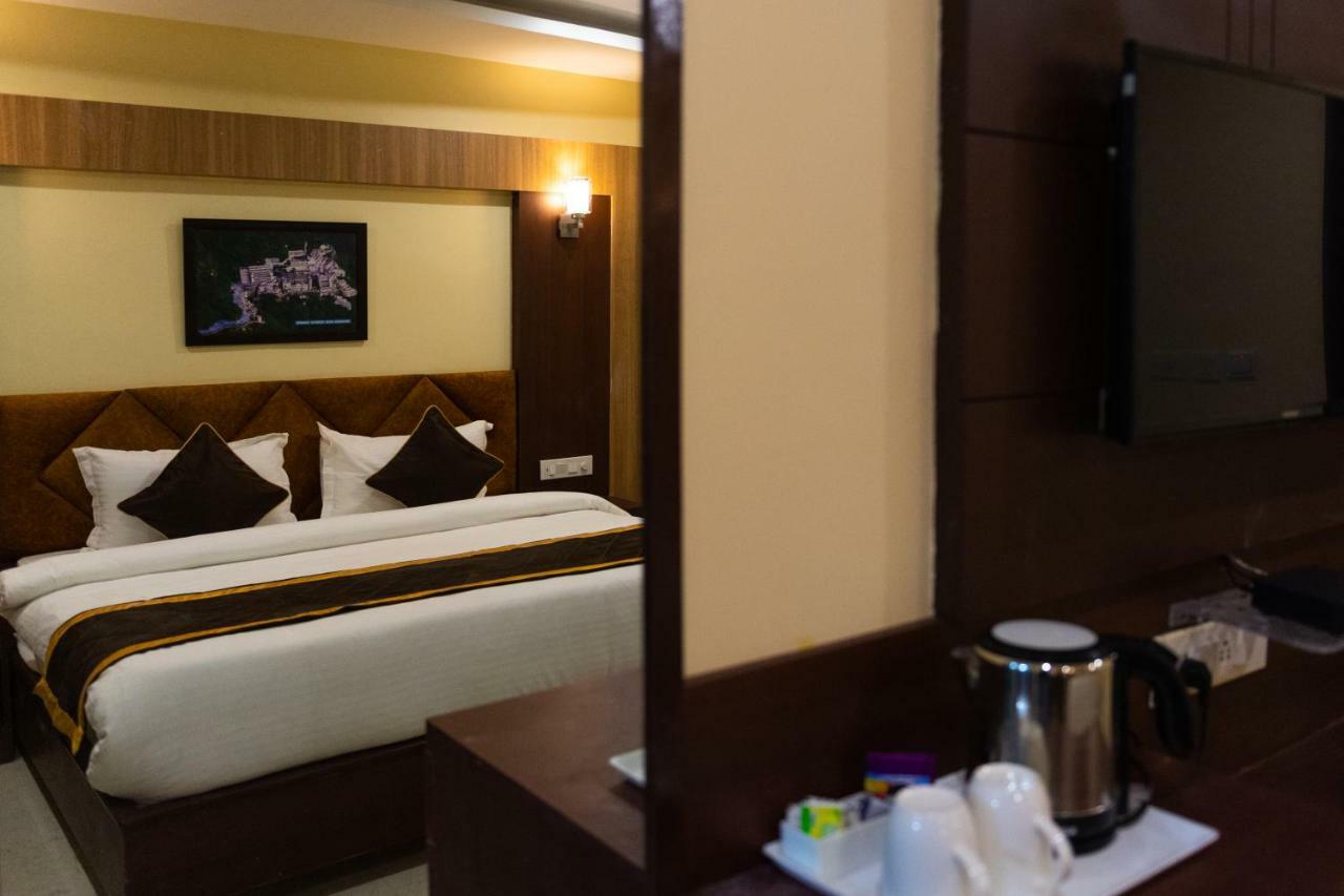 Hotel Shivoy Grand Varanasi Eksteriør billede
