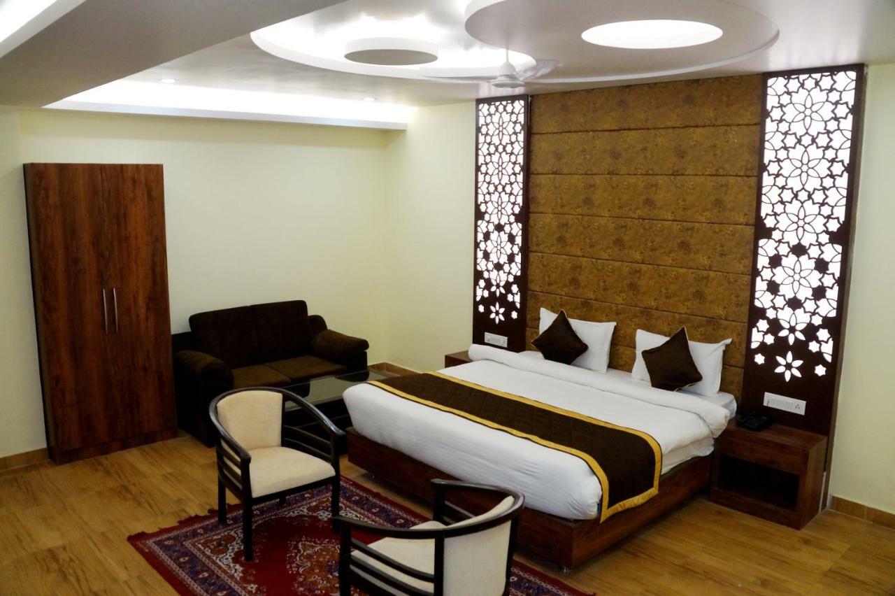 Hotel Shivoy Grand Varanasi Eksteriør billede