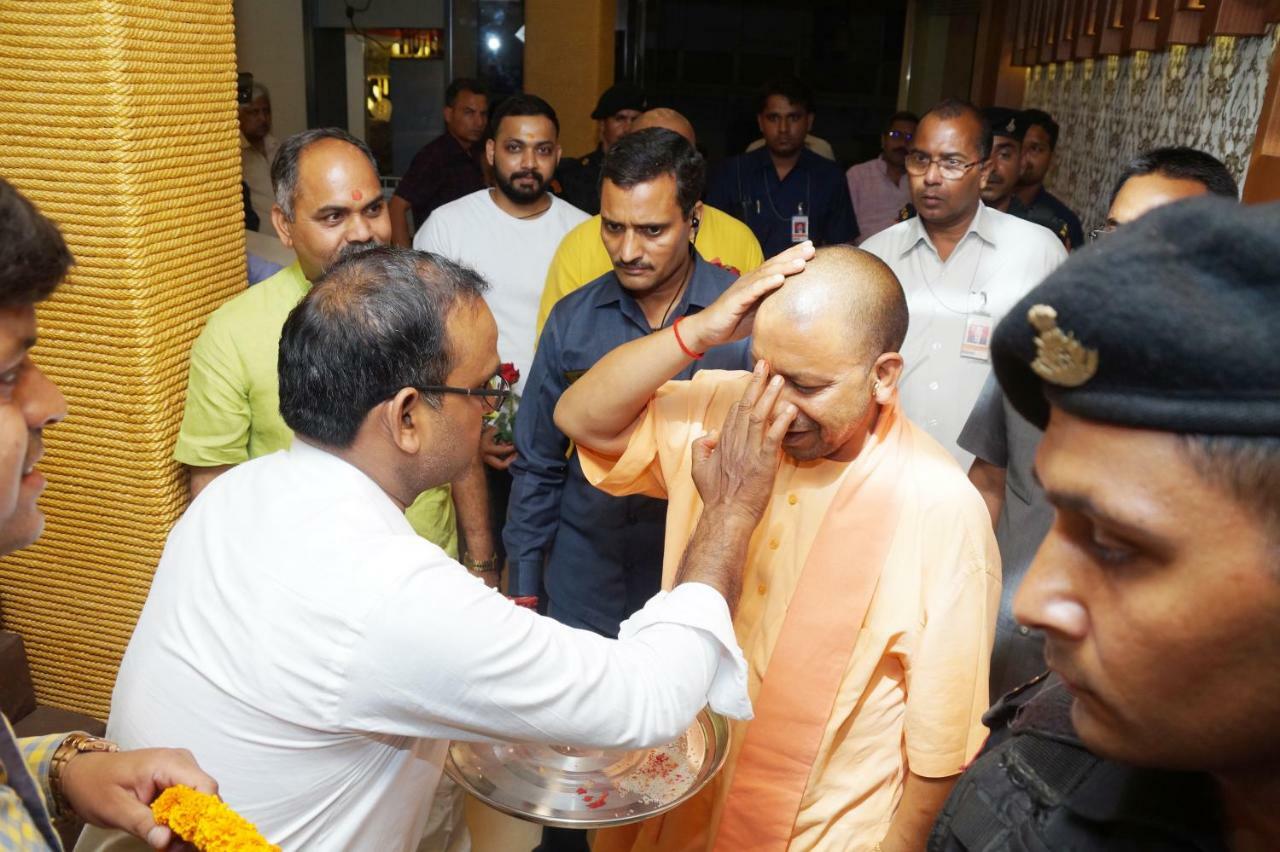 Hotel Shivoy Grand Varanasi Eksteriør billede