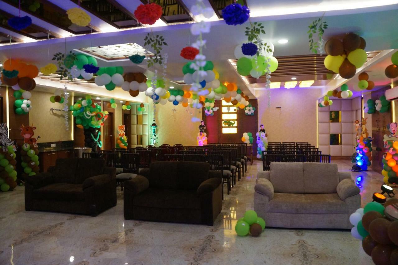 Hotel Shivoy Grand Varanasi Eksteriør billede